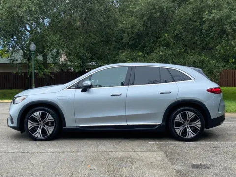 More photos of 2023 Mercedes-Benz EQE 350 SUV at Auto Trust USA, FL