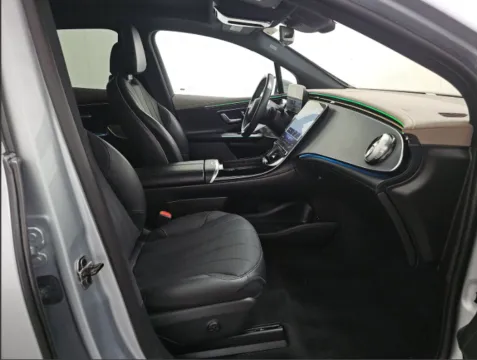 More photos of 2023 Mercedes-Benz EQE 350 SUV at Auto Trust USA, FL