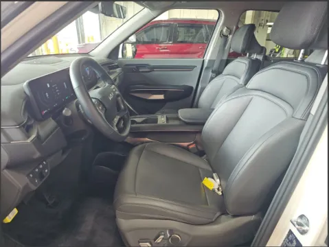 More photos of 2024 Kia EV9 Light Long Range at Auto Trust USA, FL