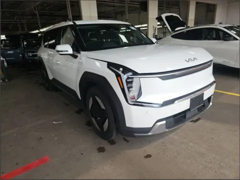 Photos of 2024 Kia EV9 Light Long Range for sale in Miramar, FL at Auto Trust USA