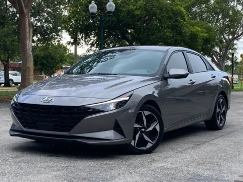 Another view of 2023 Hyundai Elantra SEL for sale in Miramar, FL at Auto Trust USA