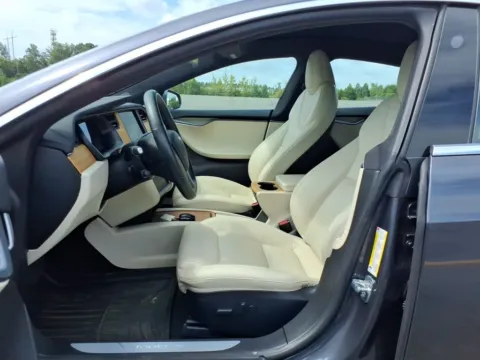 More photos of 2020 Tesla Model S Long Range Plus at Auto Trust USA, FL