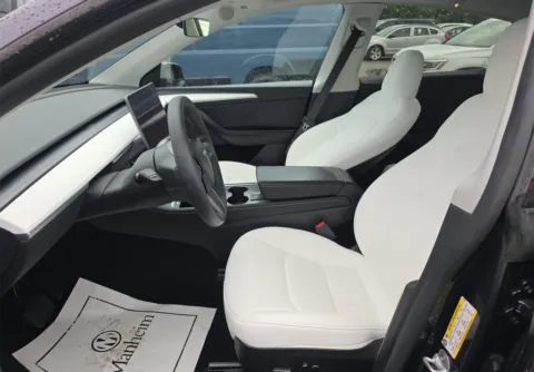 More photos of 2024 Tesla Model Y Long Range at Auto Trust USA, FL