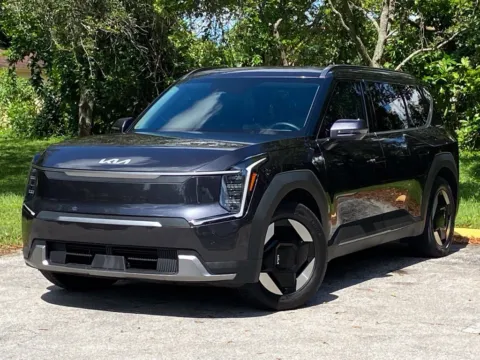 More photos of 2024 Kia EV9 Wind at Auto Trust USA, FL
