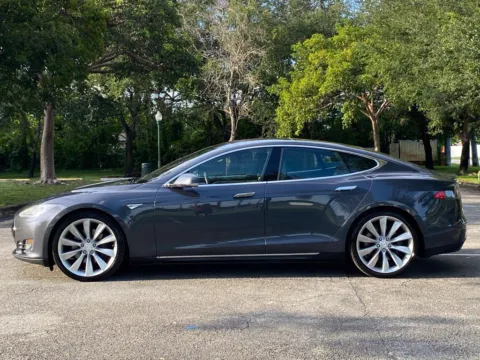 More photos of 2016 Tesla Model S 85D at Auto Trust USA, FL