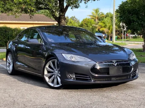 More photos of 2016 Tesla Model S 85D at Auto Trust USA, FL
