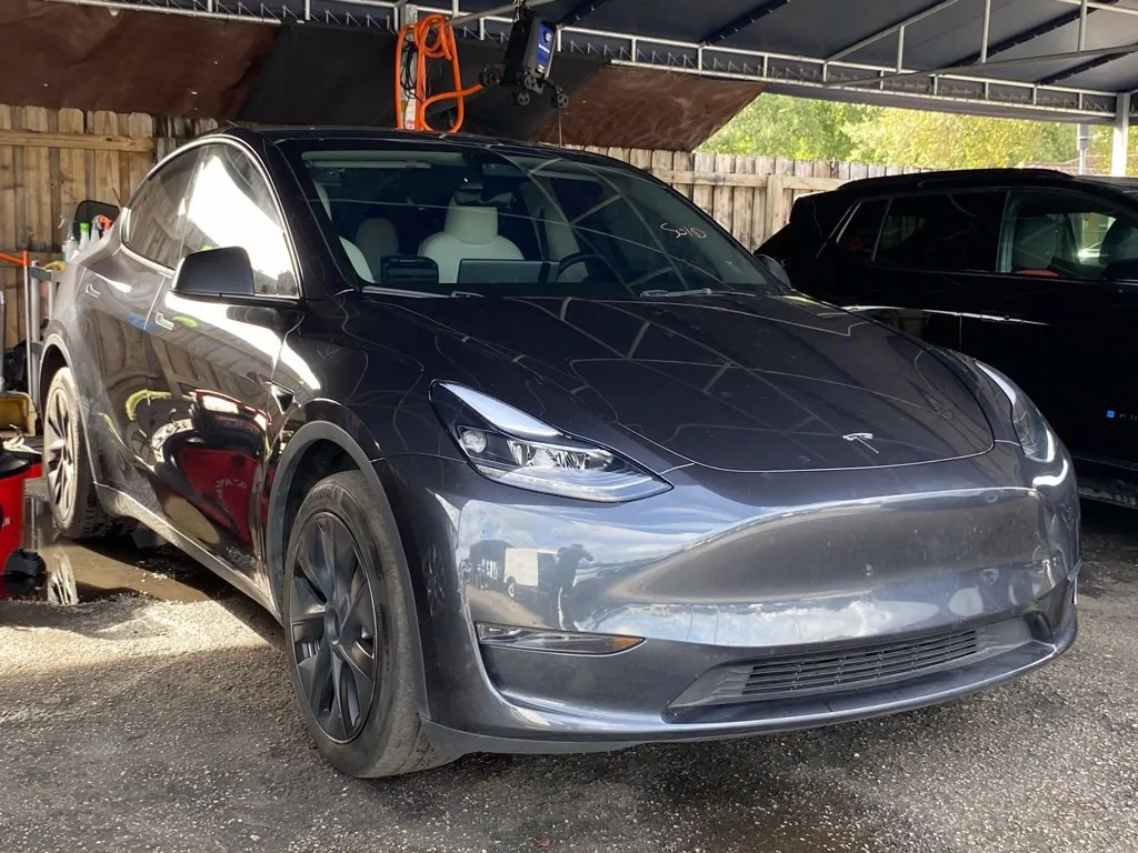 2024 Tesla Model Y Standard Range