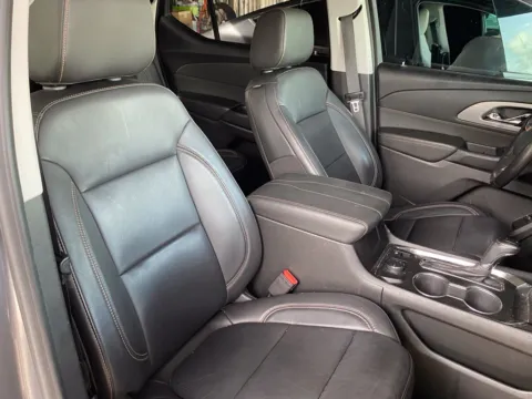 Another view of 2020 Chevrolet Traverse 3LT for sale in Miramar, FL at Auto Trust USA