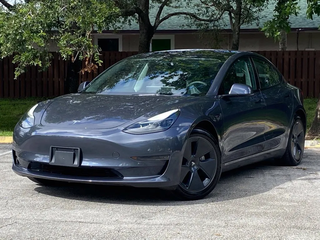 2023 Tesla Model 3 Base