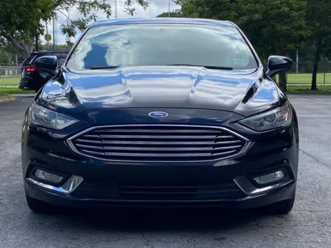 Photos of 2018 Ford Fusion Hybrid SE for sale in Miramar, FL at Auto Trust USA