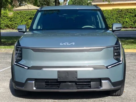 Photos of 2024 Kia EV9 Wind for sale in Miramar, FL at Auto Trust USA