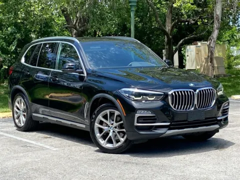 Another view of 2021 BMW X5 xDrive40i for sale in Miramar, FL at Auto Trust USA
