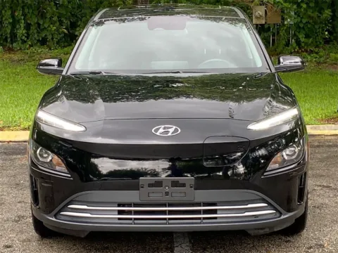 Photos of 2023 Hyundai Kona Electric SEL for sale in Miramar, FL at Auto Trust USA