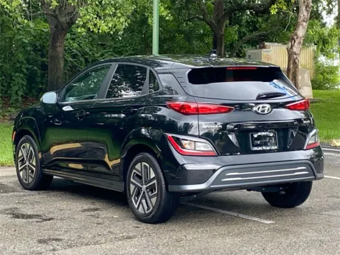More photos of 2023 Hyundai Kona Electric SEL at Auto Trust USA, FL