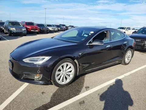 More photos of 2017 Tesla Model S 90D at Auto Trust USA, FL