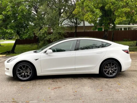 More photos of 2020 Tesla Model 3 Long Range at Auto Trust USA, FL