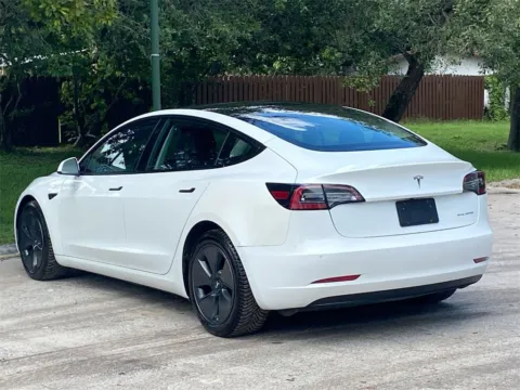 More photos of 2021 Tesla Model 3 Long Range at Auto Trust USA, FL