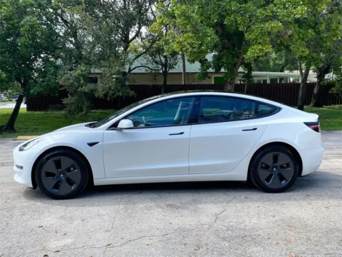 More photos of 2021 Tesla Model 3 Long Range at Auto Trust USA, FL