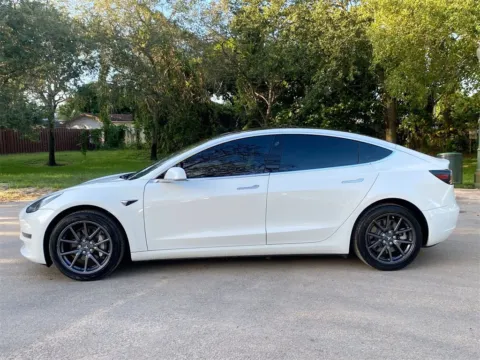 More photos of 2018 Tesla Model 3 Long Range Battery at Auto Trust USA, FL