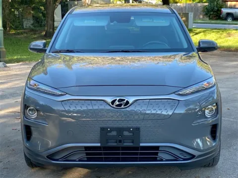 Photos of 2021 Hyundai Kona Electric Limited for sale in Miramar, FL at Auto Trust USA