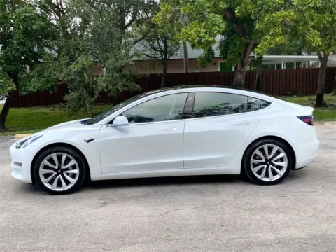 More photos of 2019 Tesla Model 3 Long Range at Auto Trust USA, FL