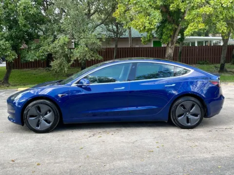 More photos of 2019 Tesla Model 3 Standard Range Plus at Auto Trust USA, FL