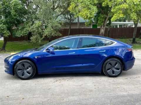 More photos of 2019 Tesla Model 3 Standard Range at Auto Trust USA, FL