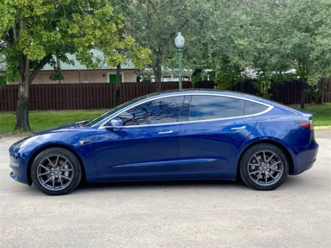 More photos of 2018 Tesla Model 3 Long Range Battery at Auto Trust USA, FL