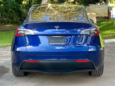 More photos of 2021 Tesla Model Y Long Range at Auto Trust USA, FL
