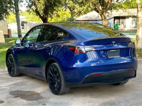 More photos of 2021 Tesla Model Y Long Range at Auto Trust USA, FL
