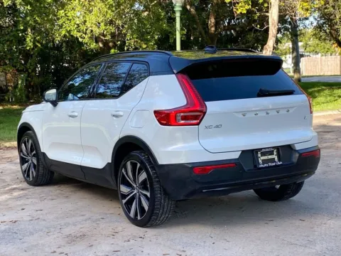 Photos of 2022 Volvo XC40 Recharge Pure Electric Twin Ultimate for sale in Miramar, FL at Auto Trust USA