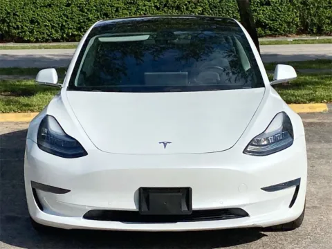 Photos of 2019 Tesla Model 3 Standard Range Plus for sale in Miramar, FL at Auto Trust USA