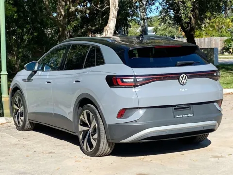 More photos of 2022 Volkswagen ID.4 Pro S at Auto Trust USA, FL
