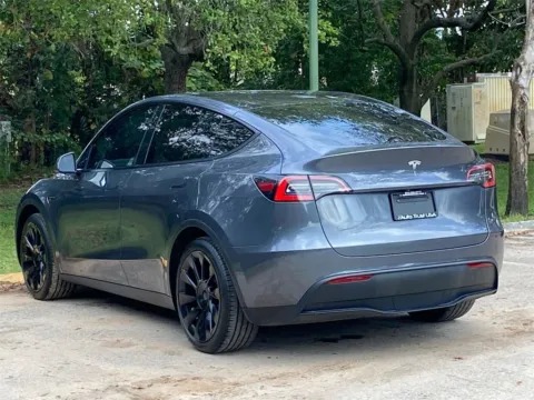 More photos of 2021 Tesla Model Y Standard Range at Auto Trust USA, FL