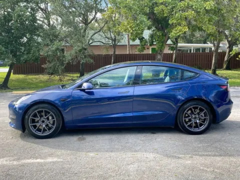 More photos of 2022 Tesla Model 3 at Auto Trust USA, FL