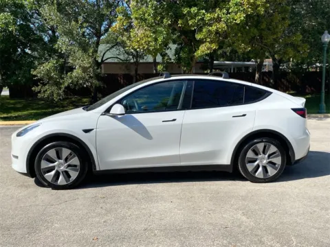 More photos of 2020 Tesla Model Y Long Range at Auto Trust USA, FL