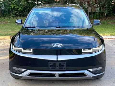 Photos of 2022 Hyundai IONIQ 5 SE for sale in Miramar, FL at Auto Trust USA