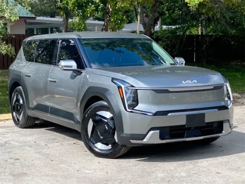 Another view of 2024 Kia EV9 Light Long Range for sale in Miramar, FL at Auto Trust USA