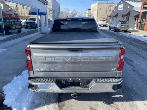 More photos of 2020 Chevrolet Silverado 1500 LT at Glass Capital CDJR, IN