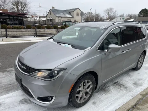 More photos of 2019 Chrysler Pacifica Touring L Plus at Glass Capital CDJR, IN