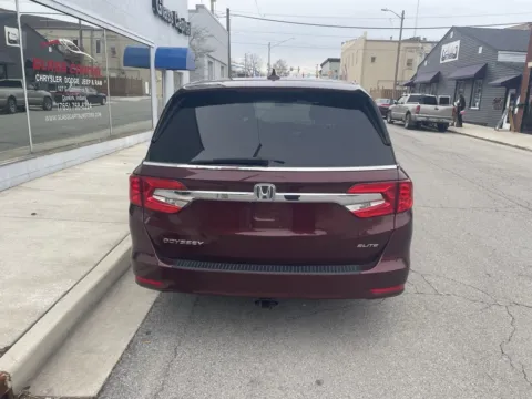 More photos of 2018 Honda Odyssey Elite at Glass Capital CDJR, IN