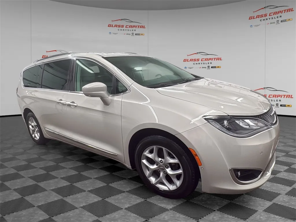 2017 Chrysler Pacifica Touring L Plus for sale in Dunkirk, IN