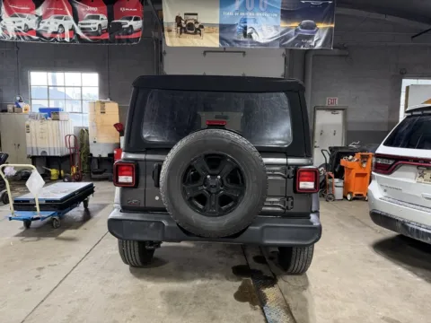 More photos of 2019 Jeep Wrangler Unlimited Sport S at Glass Capital CDJR, IN