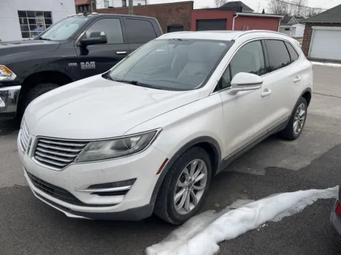 More photos of 2015 Lincoln MKC at Glass Capital CDJR, IN