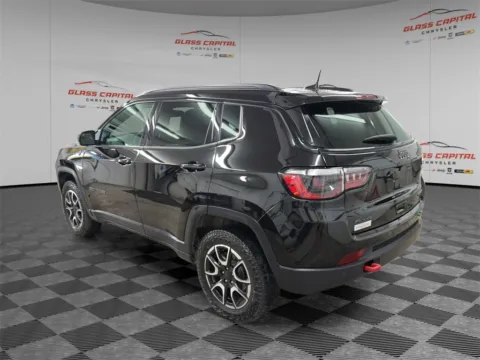 More photos of 2024 Jeep Compass Trailhawk at Glass Capital CDJR, IN