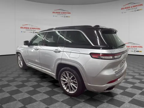 More photos of 2024 Jeep Grand Cherokee Summit at Glass Capital CDJR, IN