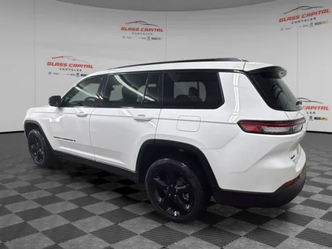 More photos of 2025 Jeep Grand Cherokee L Limited at Glass Capital CDJR, IN