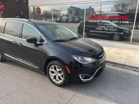 Black 2018 Chrysler Pacifica Touring L Plus for sale in Dunkirk, IN