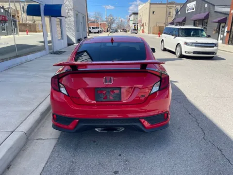 More photos of 2020 Honda Civic Si at Glass Capital CDJR, IN