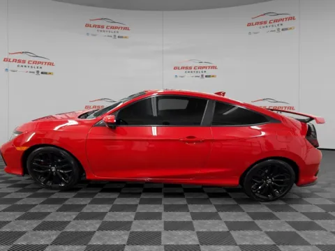 More photos of 2020 Honda Civic Si at Glass Capital CDJR, IN